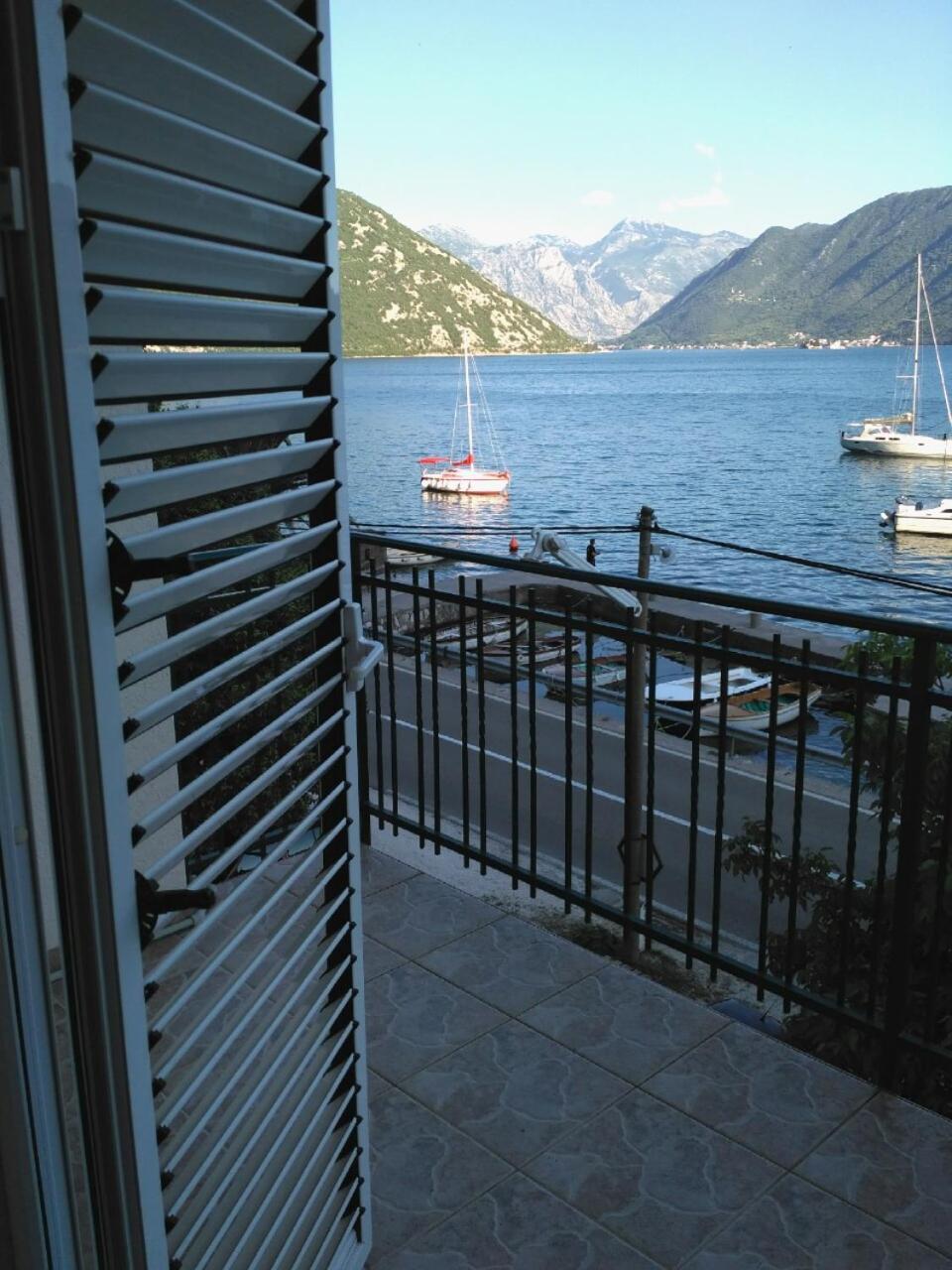 Apartmani Villa Radovic Risan Exterior photo